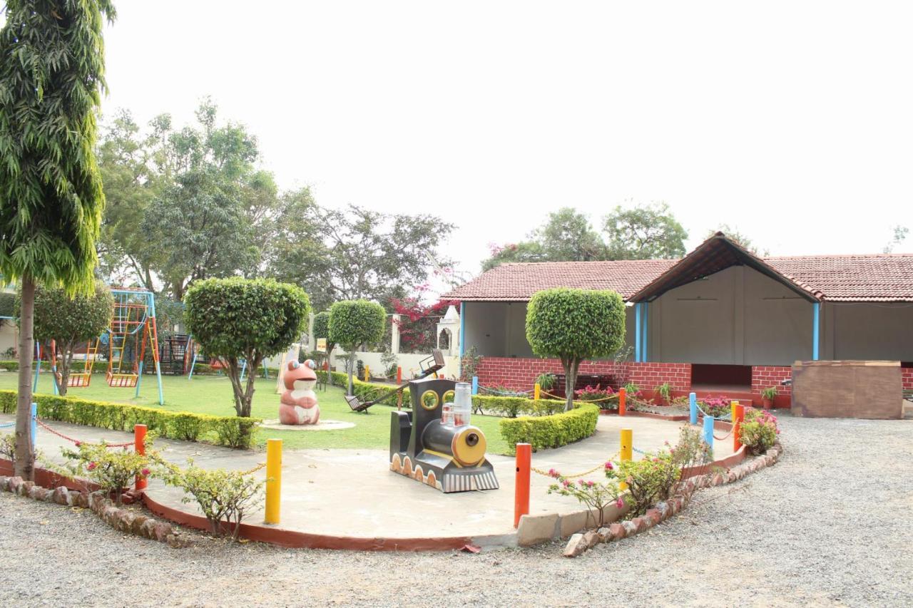 Fun And Food Resort & Holidays Harsola 外观 照片