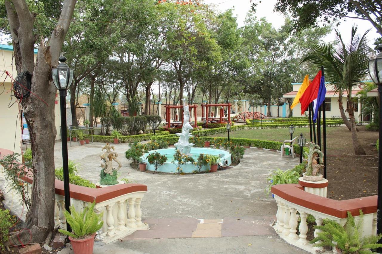 Fun And Food Resort & Holidays Harsola 外观 照片