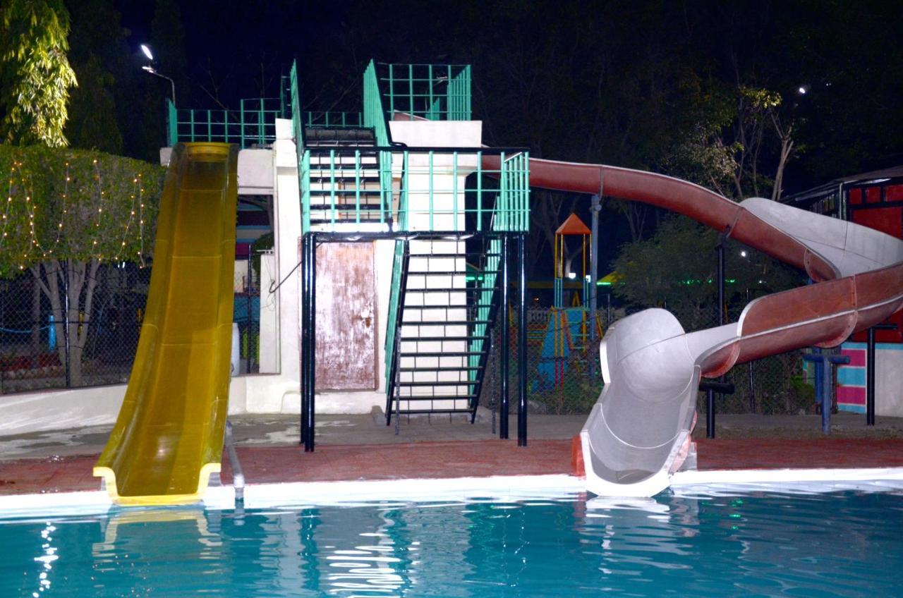 Fun And Food Resort & Holidays Harsola 外观 照片