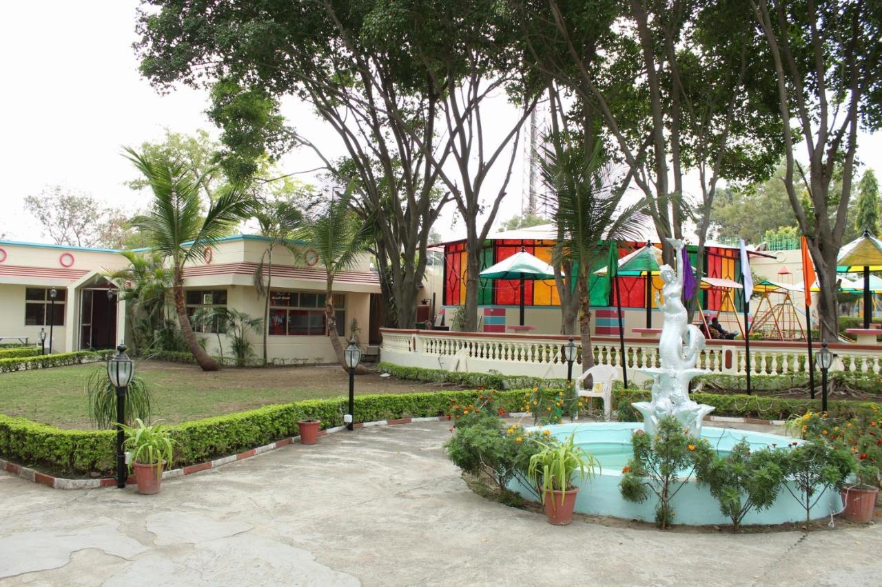 Fun And Food Resort & Holidays Harsola 外观 照片