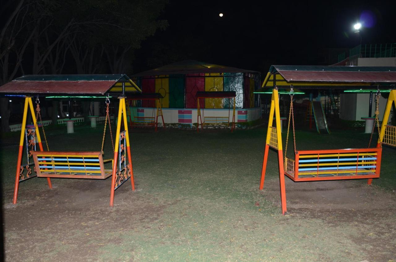 Fun And Food Resort & Holidays Harsola 外观 照片