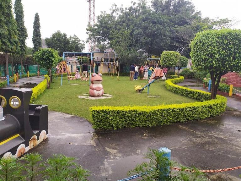 Fun And Food Resort & Holidays Harsola 外观 照片