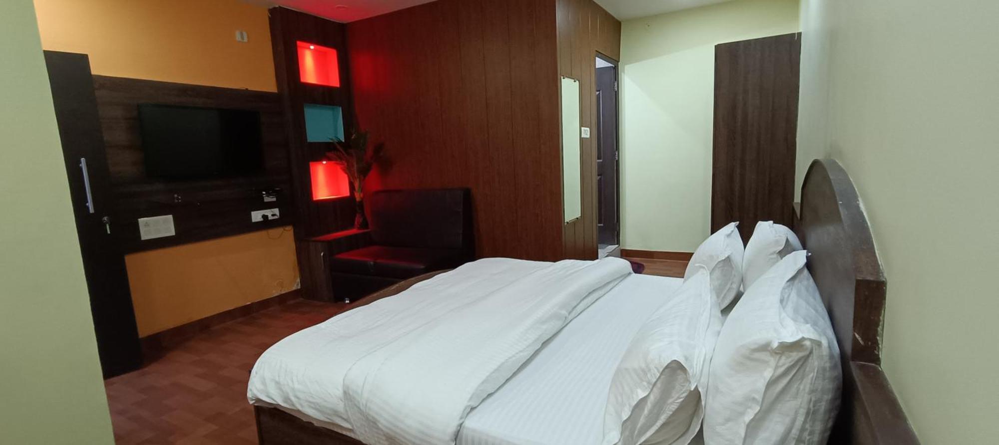 Fun And Food Resort & Holidays Harsola 外观 照片