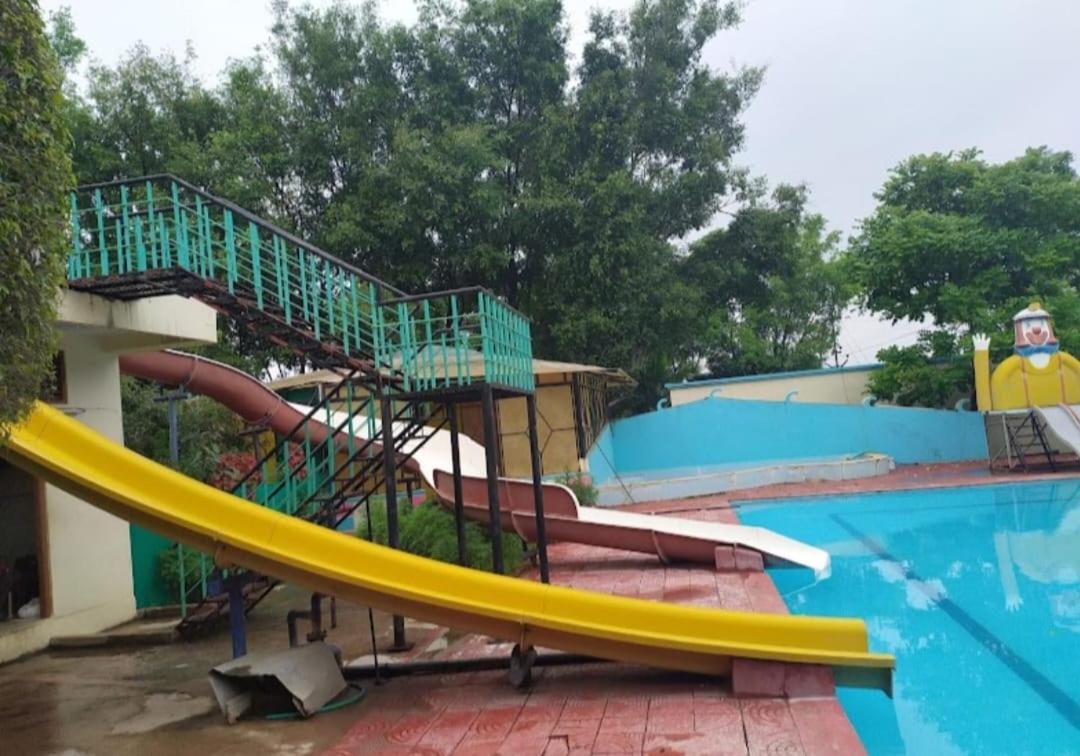 Fun And Food Resort & Holidays Harsola 外观 照片